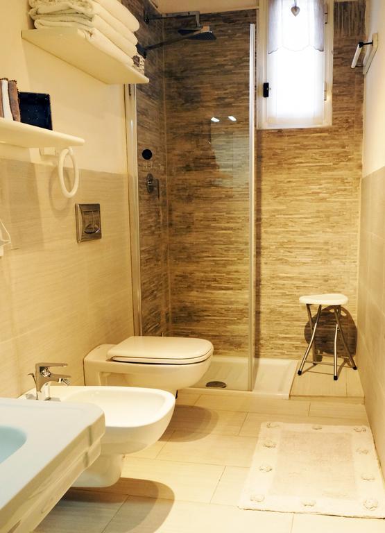 T T House Villa La Spezia Luaran gambar