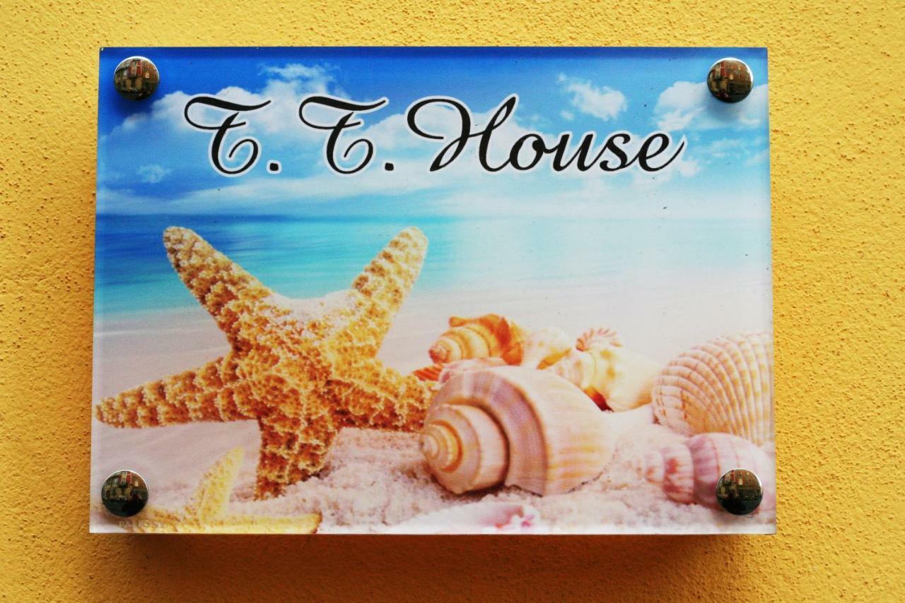 T T House Villa La Spezia Luaran gambar